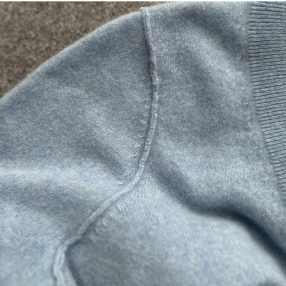 AQUA 100% Cashmere V-Neck Sweater L Blue Soft Girl Old Money Preppy Coastal - Picture 9 of 9